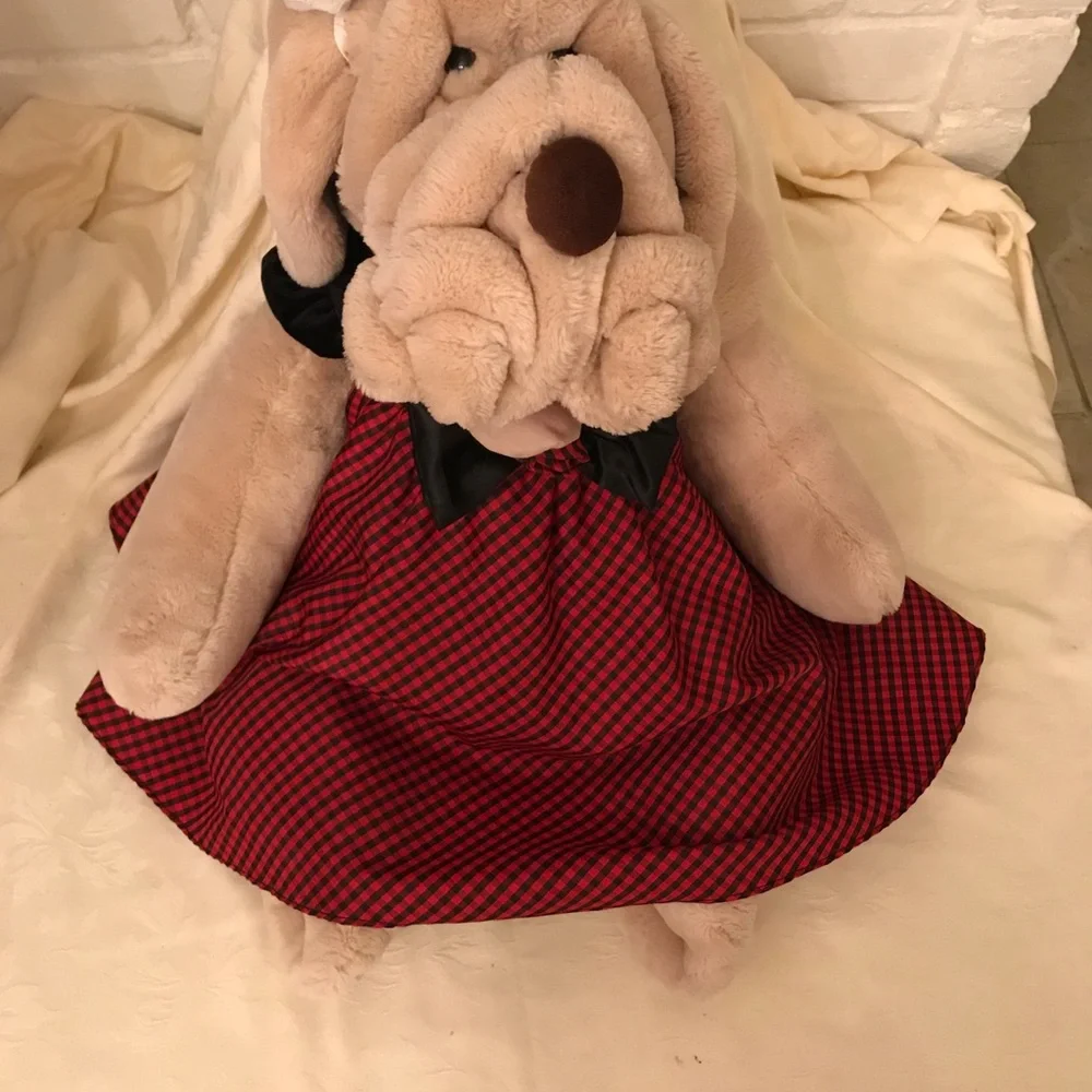 Vintage 1981 Ganz Wrinkles, the dog puppet, with Christmas dress, hair ties OLCC